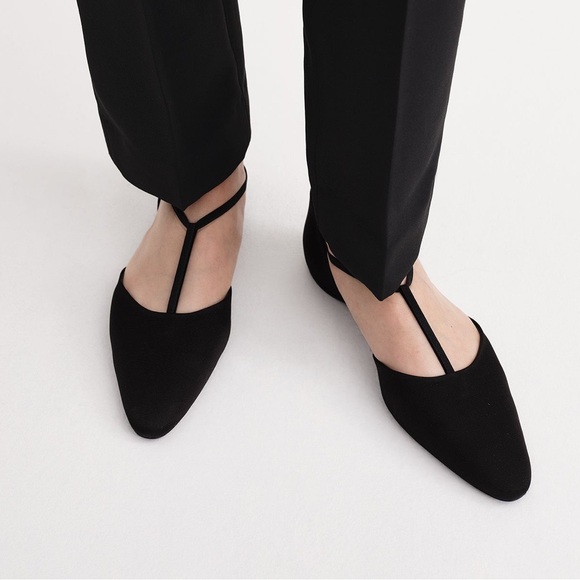 Toteme Shoes - Toteme T-strap Flats Black Pointed Toe Minimalist Size 38 NWOT